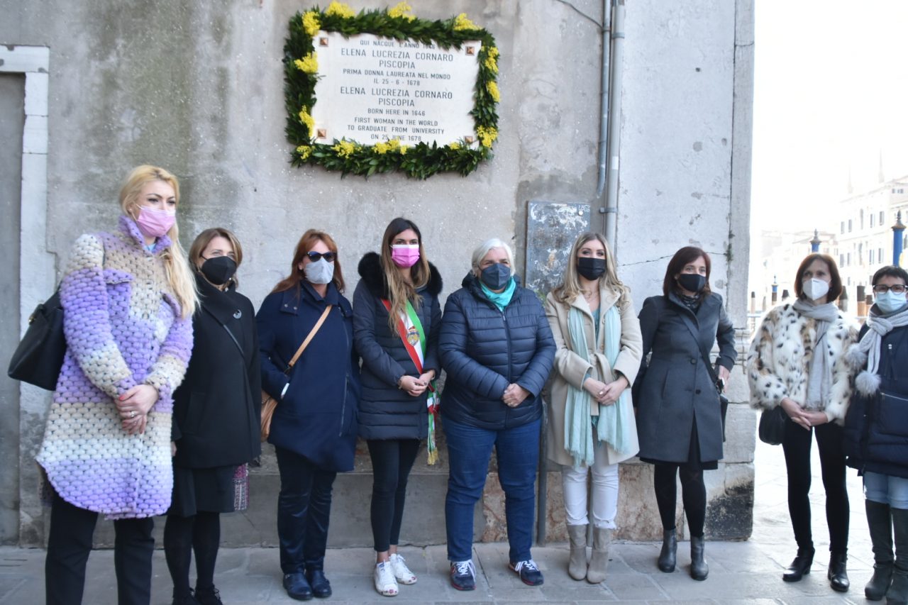 E’ stata la prima donna laureata al mondo, Venezia onora la memoria di Elena Lucrezia Cornaro Piscopia