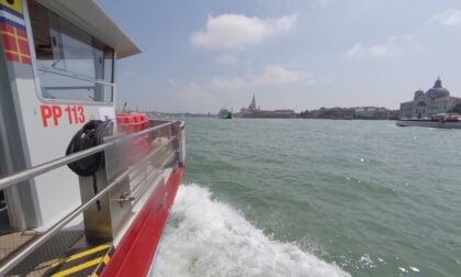 Inquietante ritrovamento nel canale della Giudecca, corpo senza vita riemerge dalle acque