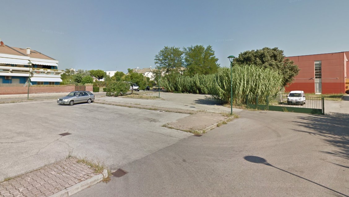 Centro vaccinale all’ex Liceo Francesco Severi