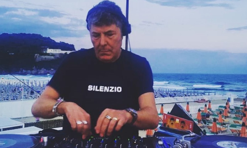 Addio al dj Claudio Coccoluto, i suoi set hanno fatto la storia del Muretto di Jesolo