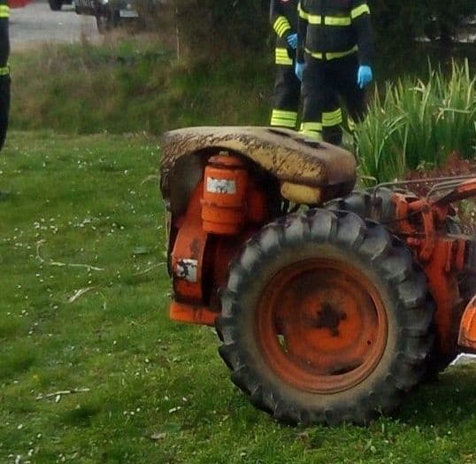 Morte orribile tra le lame della fresa del trattore: tragedia a San Stino