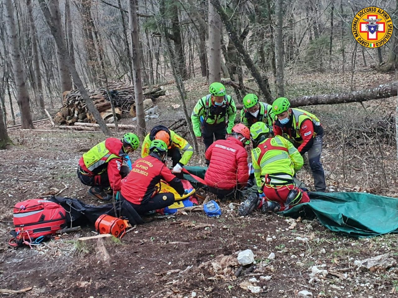 Val di Zoldo, mette male il piede e si infortuna alla caviglia: soccorsa 57enne veneziana