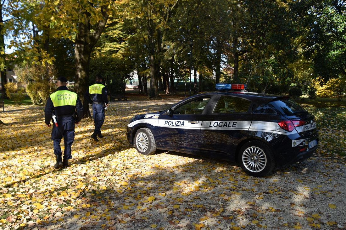 Ha un mandato d’arresto internazionale ma se la spassava al parchetto: game over per il latitante moldavo