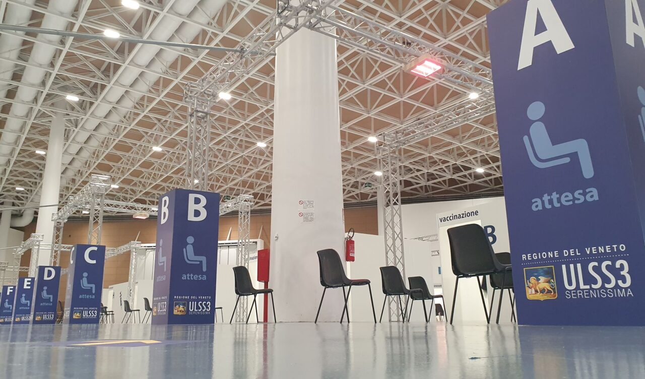 Il super hub vaccinale al PalaExpo pronto a partire: le foto dell'ultimo sopralluogo