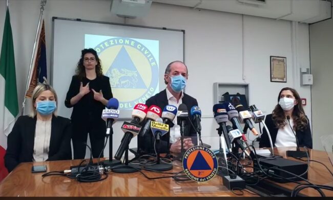 Covid, Zaia: “Scuole pronte a riaprire, ma mancano i bus” | +497 positivi | Dati 19 aprile 2021