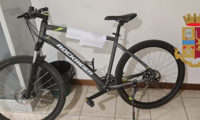 Nessun divieto poteva dissuaderlo dal continuare a rubare biciclette: denunciato