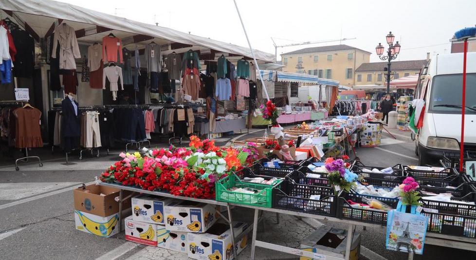 Mirano, i commercianti hanno vinto: il mercato torna in piazza