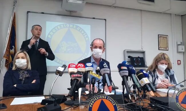 Covid, Zaia: “Il Veneto è da zona arancione”. Ma il portale per prenotare il vaccino va in tilt | +1633 positivi | Dati 1 aprile 2021