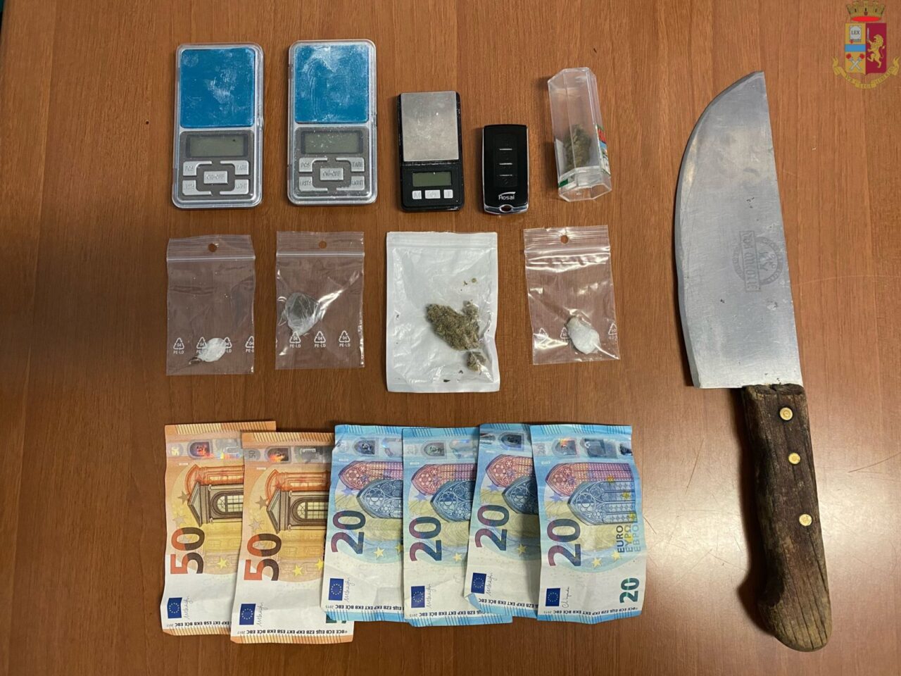 Corrieri della droga in monopattino e spaccio nel cuore del centro storico