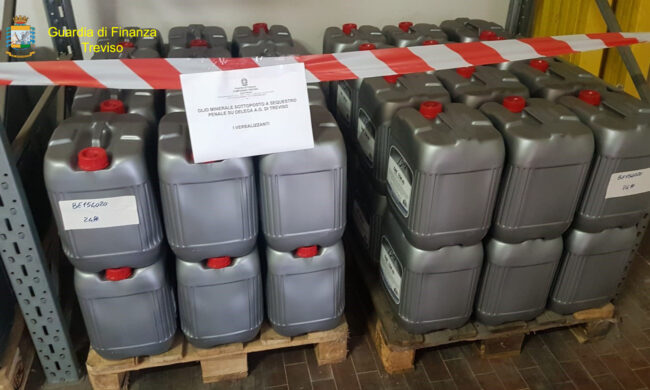 240 tonnellate di olio motore di contrabbando sequestrate sulla “rotta balcanica”