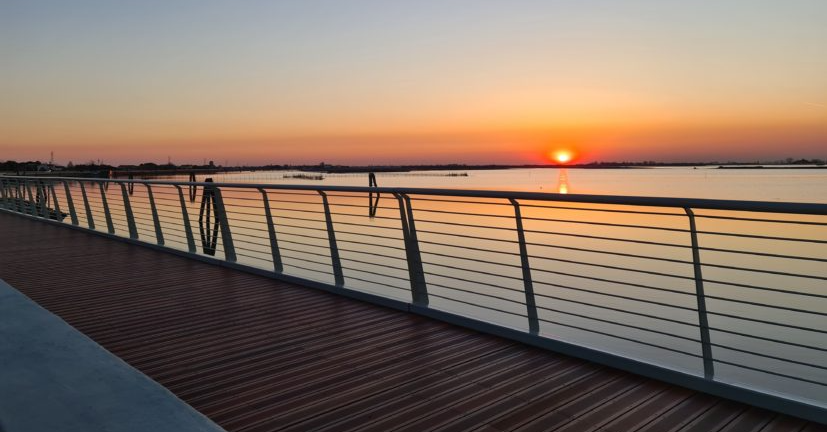 La Laguna di Venezia come non l’avete mai vista: inaugurata la ciclabile a sbalzo più lunga d’Europa