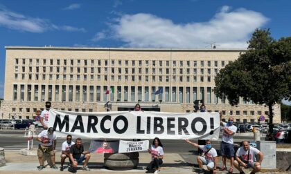 Marco Zennaro, i dipendenti della sua ditta protestano davanti alla Farnesina: temono di perdere il lavoro