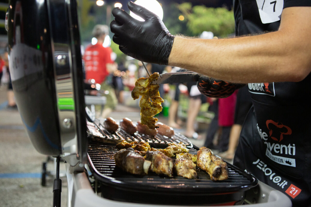 Griglie roventi Jesolo, Elisa Marangon e Luca Furlan sono i king del barbeque