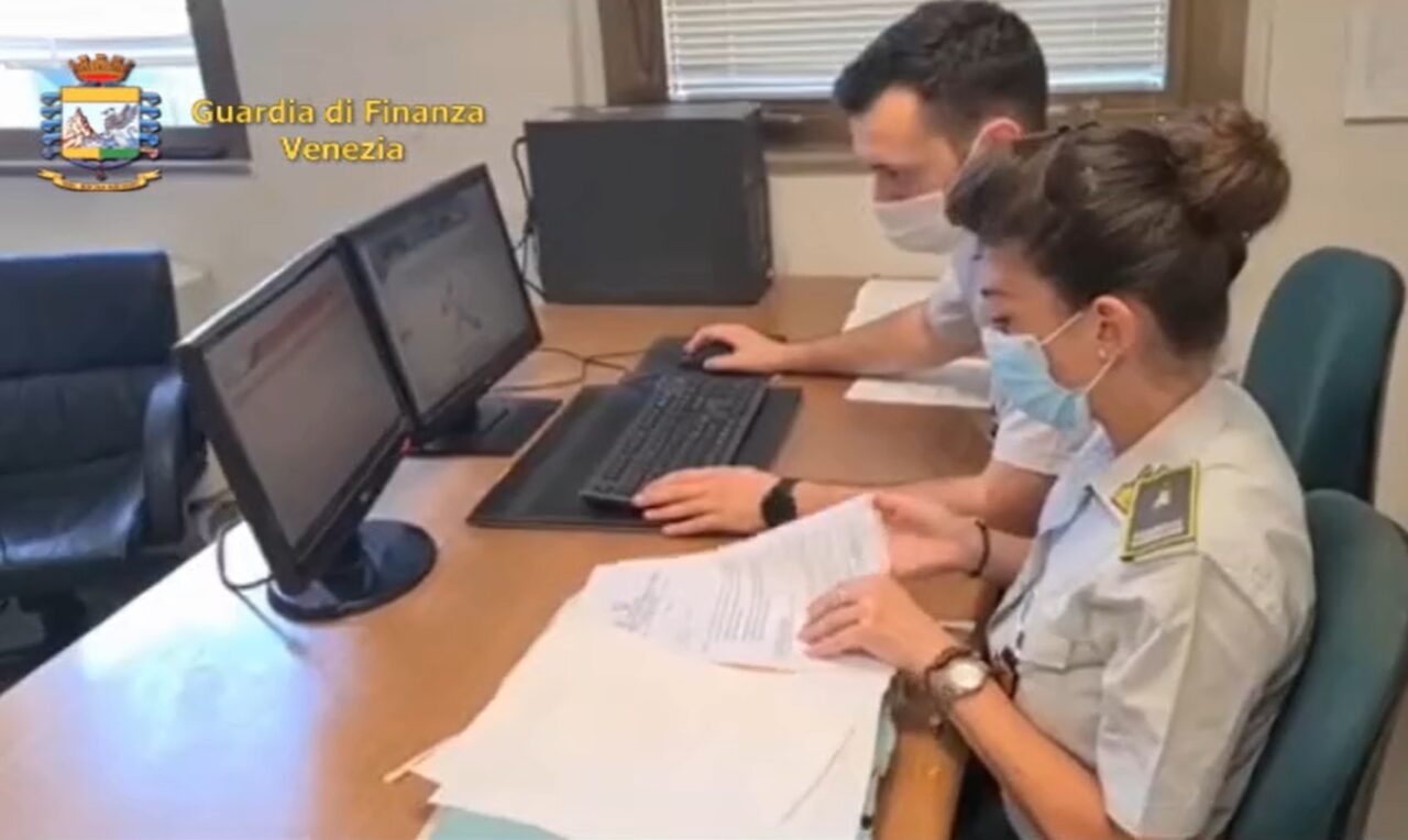 Falsario “Paperone” cinese dichiarava reddito zero ma investiva capitali