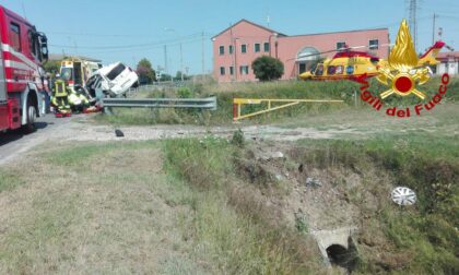 Perde il controllo dell’auto: 54enne elitrasportato all’ospedale e intubato