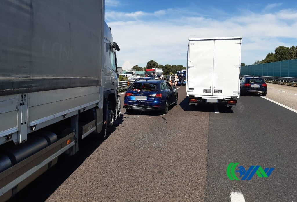 Incidente in autostrada, ferita una bambina: code e rallentamenti in direzione Venezia