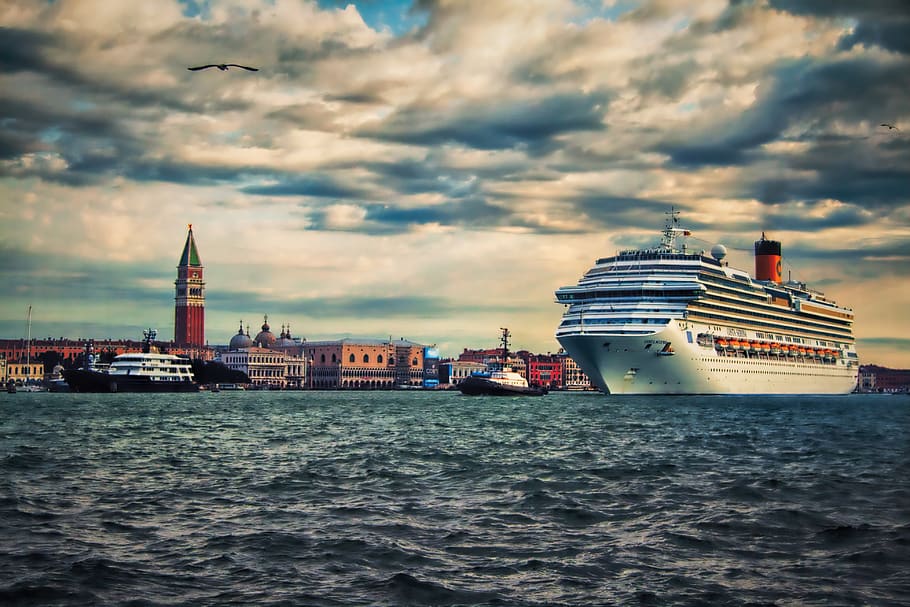Stop grandi navi: il Senato ratifica la Camera entro il 18 settembre