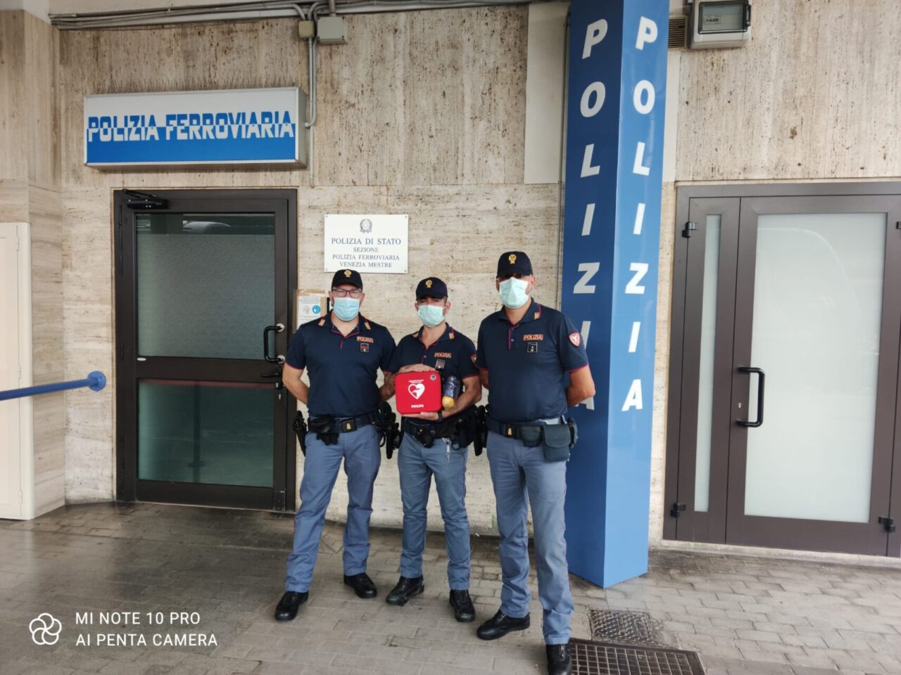 Ha un infarto in stazione, 60enne salvato dalla Polizia ferroviaria