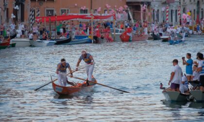 Regata Storica Venezia: vince l'arancio. Gli ordini d'arrivo e le foto