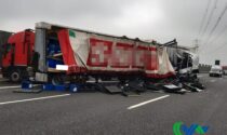 Incidente tra mezzi pesanti sul passante di Mestre, strada chiusa e traffico deviato