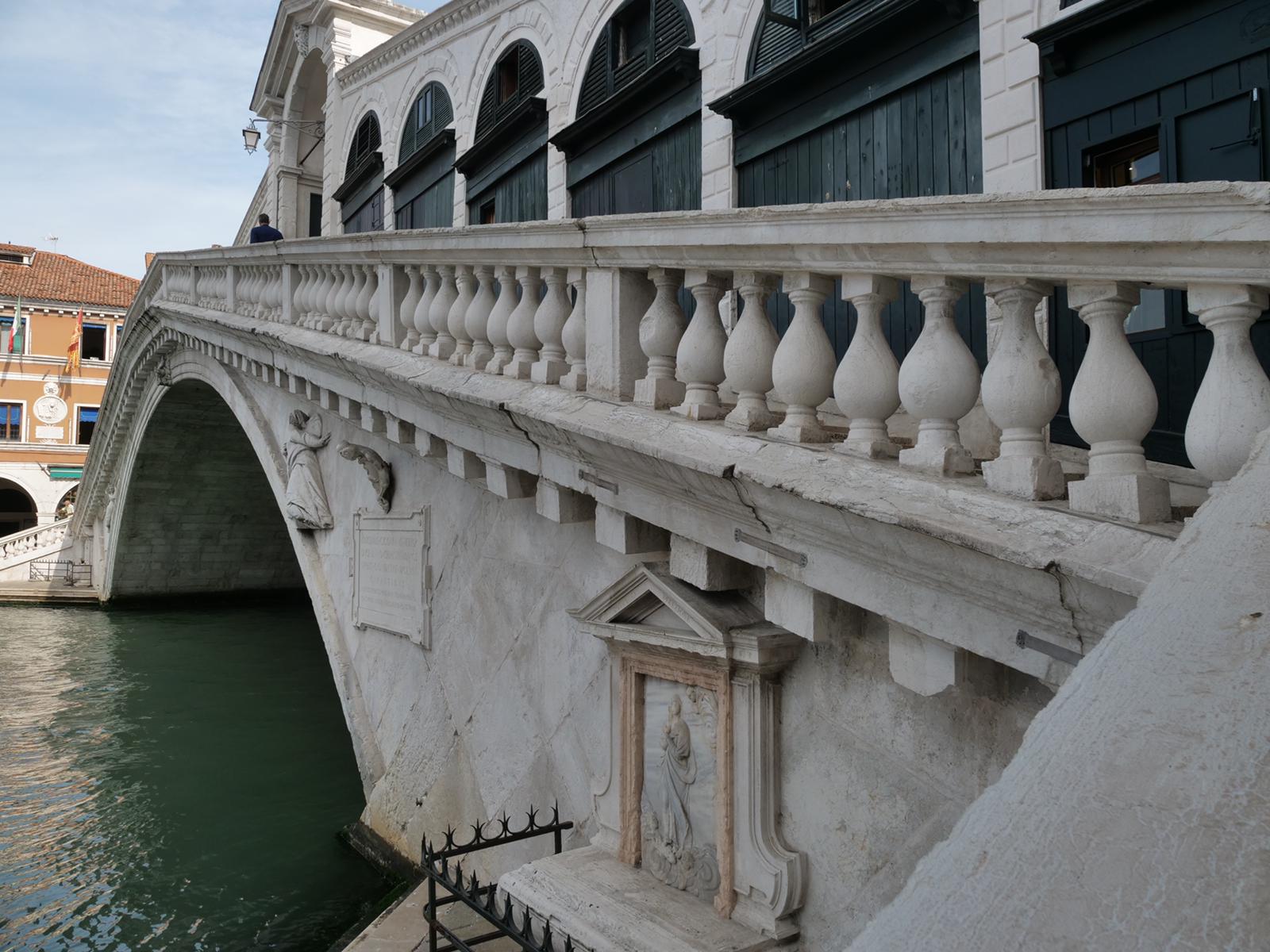 Ponte di Rialto completamente restaurato, le immagini delle celebrazioni