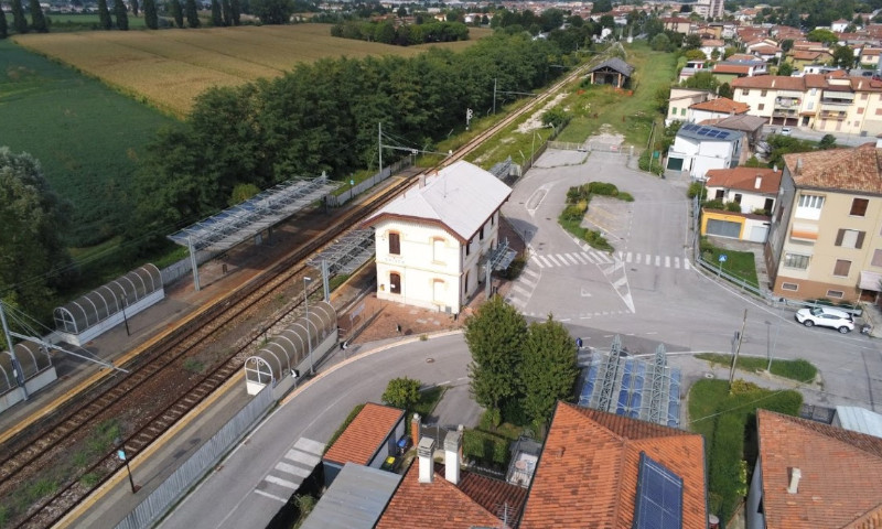 21enne investito e ucciso da un treno a Mira