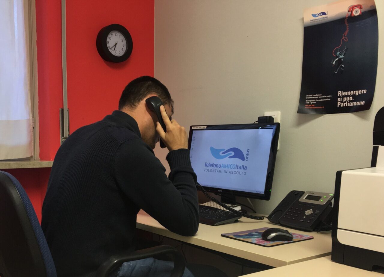 Solitudine e depressione, in un anno 2000 chiamate al Telefono amico Venezia Mestre