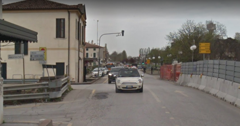 Travolta da un’auto finisce in coma: 80enne lotta tra la vita e la morte