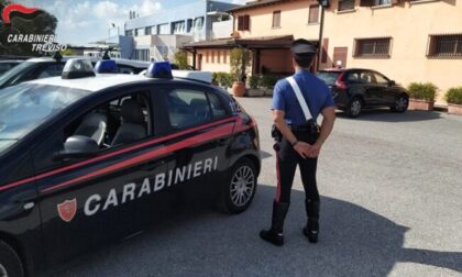 Giovani veneziani pestati a sangue e rapinati fuori da un locale: 20enne arrestato