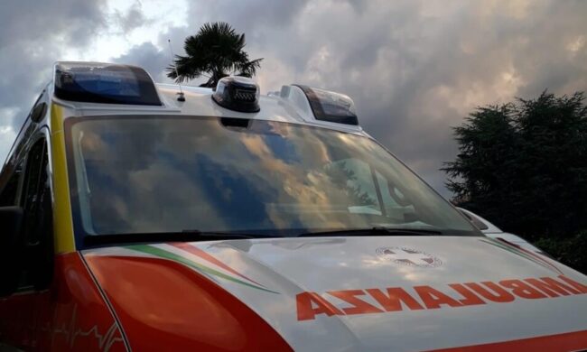 Bimba di 11 anni in bici investita da un furgone: sotto shock il conducente veneziano