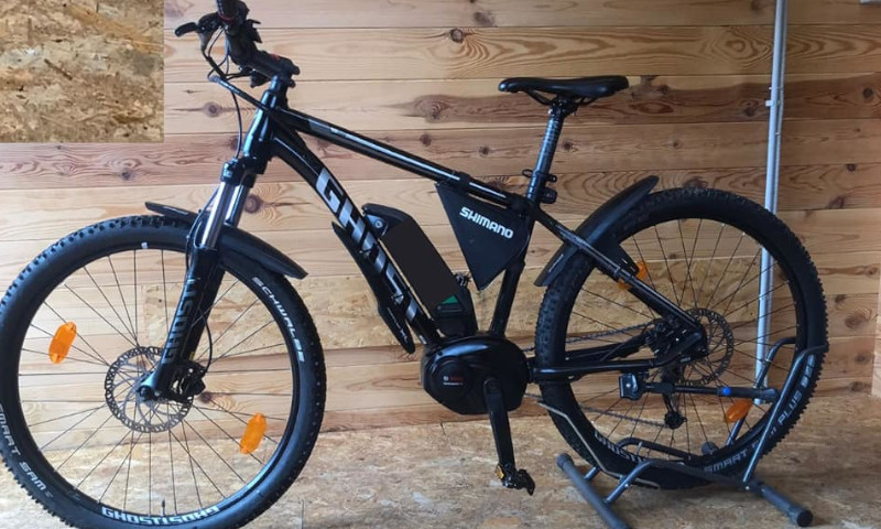 Bici rubata davanti al comune di Campolongo: appello per aiutare una mamma