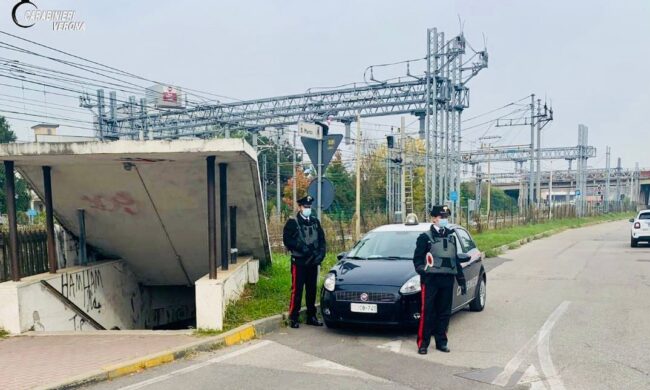 Rapinatore sequestra una persona e poi scappa: ma finisce in una retata dei Carabinieri