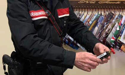 87enne sorprende due finti Carabinieri in casa: loro reagiscono spruzzando spray al peperoncino