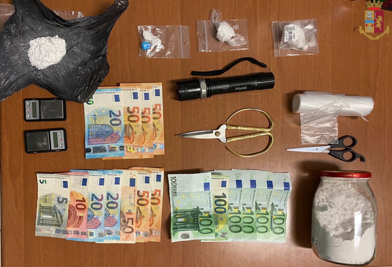 Le ultime frontiere dello spaccio di droga: pusher che alloggiano in hotel, trattative via smartphone