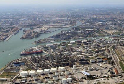 Marghera un’altra azienda sparisce dal petrolchimico: stavolta è l’Altuglas