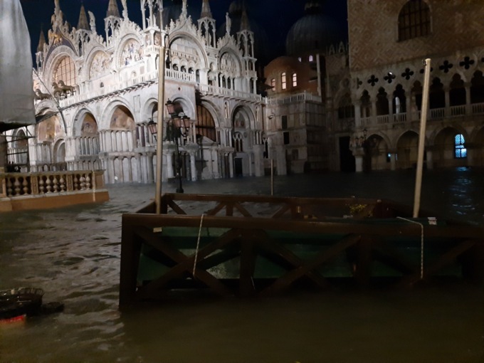 Basilica di San Marco, cantiere fermo al palo. E l’acqua granda torna a far paura