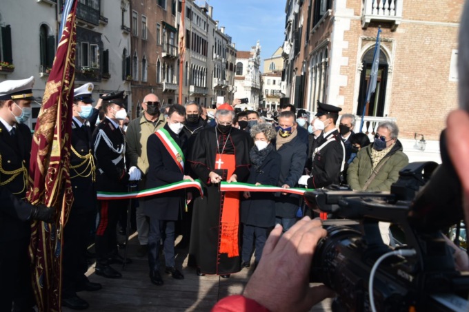 Le foto della Festa della Madonna della Salute, aperto il ponte votivo sul Canal Grande