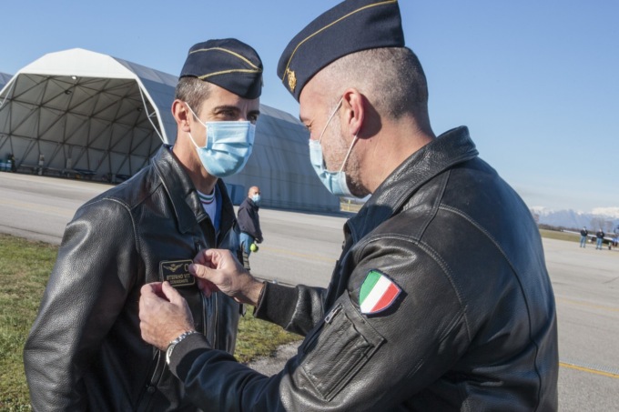 Cambio al vertice delle Frecce Tricolori: al comando della pattuglia acrobatica arriva il veneziano Stefano Vit