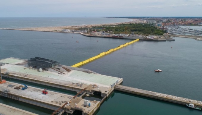 Lo Stato rinuncia a parte dei crediti per risanare il Consorzio del Mose… e oggi c’è l’acqua alta