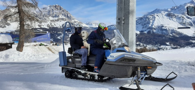 Cade sulla neve e non si risveglia: sciatore 64enne veneziano salvato da Poliziotti eroi