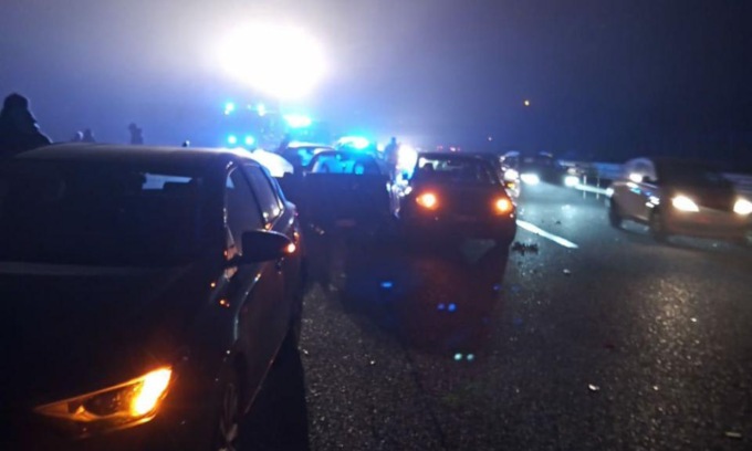 Nebbia fitta e velocità elevata: maxi tamponamento in autostrada