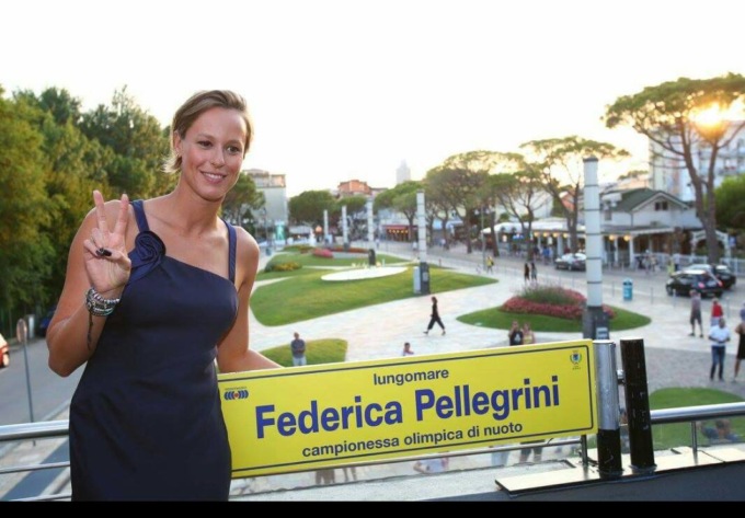 Federica Pellegrini, ingiurie sul lungomare di Jesolo. Zaia: “L’inciviltà non risparmia nessuno”