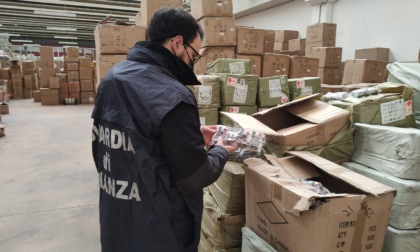 Lotta al falso "made in Italy": sequestrati oltre 70mila souvenir veneziani