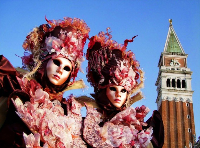 Carnevale di Venezia, si scaldano i motori per la festa più attesa dell’anno (finalmente in presenza)