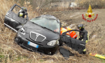 Auto finisce fuori strada in località Sant'Antonio a Cavarzere: ferito il conducente