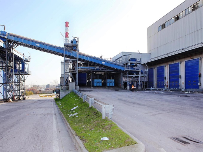 Precipita da un ballatoio mentre sta lavorando a Fusina: indagati tre dirigenti di Ecoprogetto