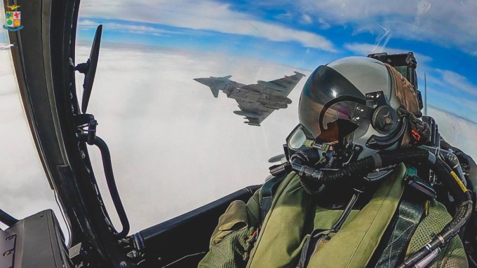 Boato a Venezia, l’aeronautica conferma: “Il suono è stato prodotto da un caccia F-2000 Eurofighter”