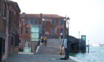 Addio agli ascensori del ponte Longo all'isola della Giudecca