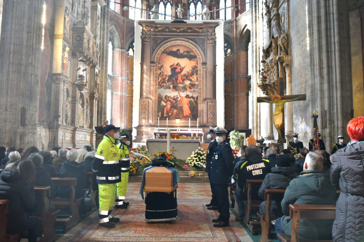 Addio a Maurizio Calligaro, le immagini dei funerali con Brugnaro, Cacciari e Orsoni