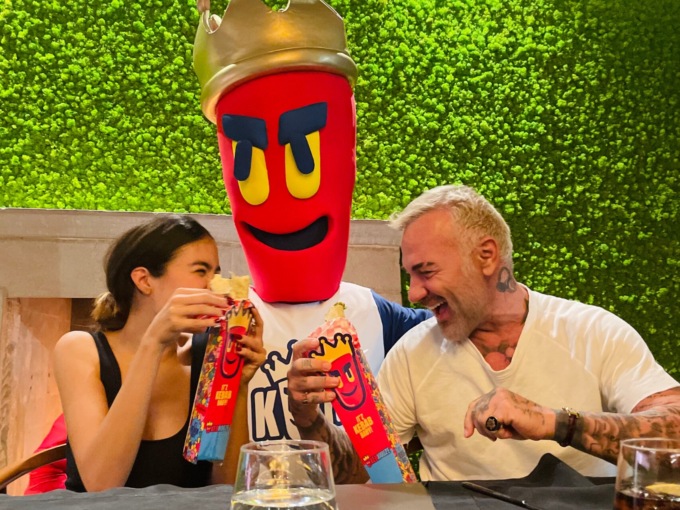 Gianluca Vacchi sbarca a Venezia: arriva in Laguna il suo kebab